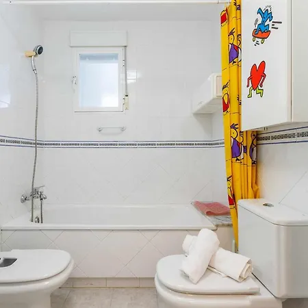 A&n Spacious Pool For 6 *